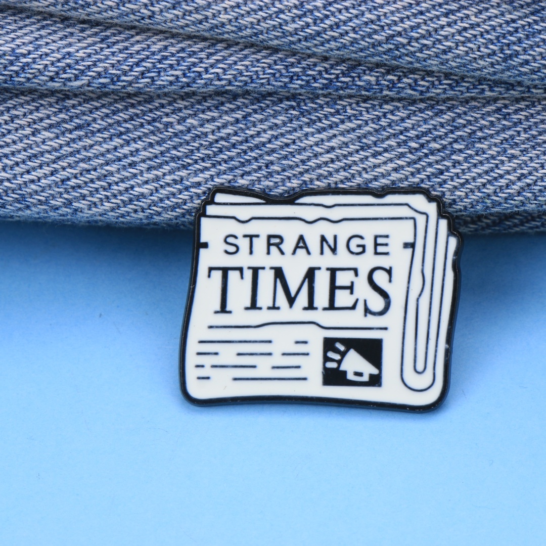 Retro Newspaper Strange Times  - огляд і ціна Vintage Fashion Newspaper